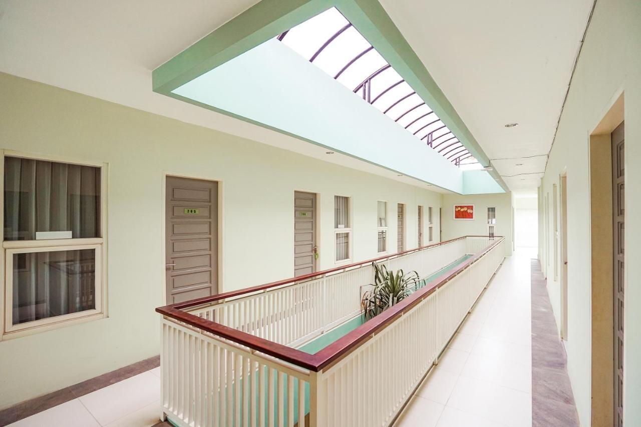 Ardhya Guesthouse Syariah By Ecommerceloka Sidoarjo Exterior photo
