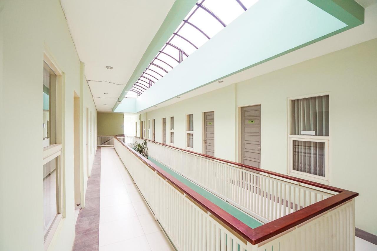 Ardhya Guesthouse Syariah By Ecommerceloka Sidoarjo Exterior photo