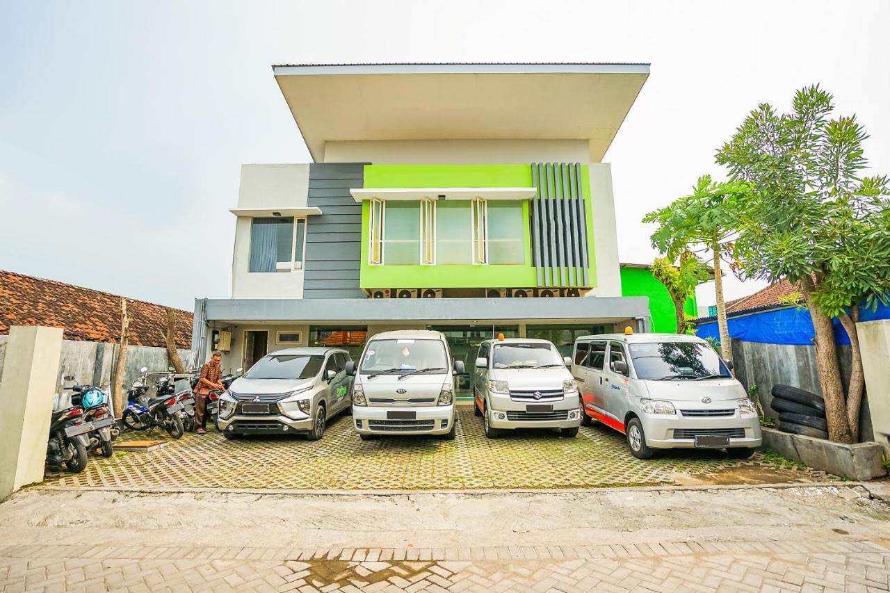 Ardhya Guesthouse Syariah By Ecommerceloka Sidoarjo Exterior photo