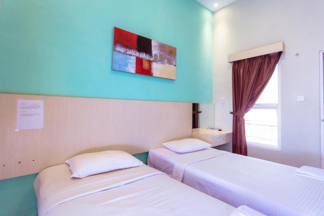 Ardhya Guesthouse Syariah By Ecommerceloka Sidoarjo Exterior photo